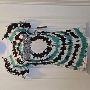 *NWT* Honey Brand Co Tie Dye Graphic T-shirt